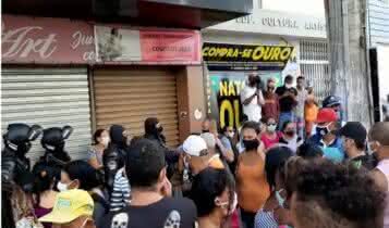 Economia: Descarte de R$ 40 mil em produtos gera tumulto em loja de Aracaju