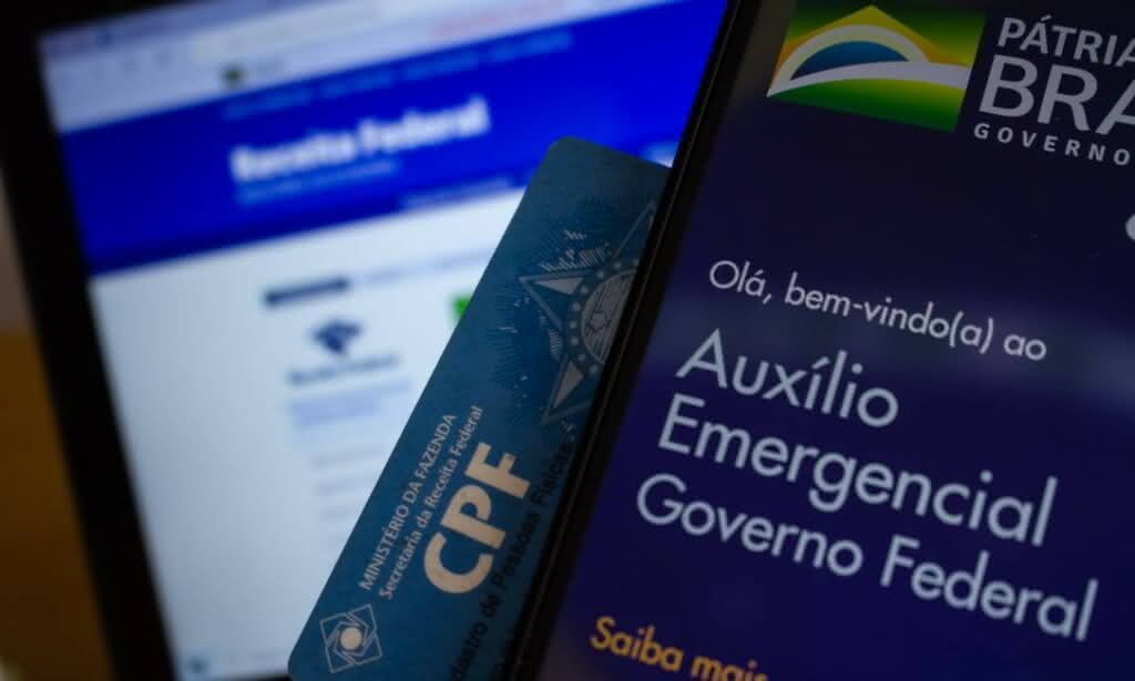 4 milhões de brasileiros recebem hoje (17) mais uma parcela do auxílio emergencial
