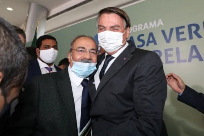'Tenho nada com isso' dispara Bolsonaro sobre flagra na cueca de senador(Foto: Divulgação/rede social)