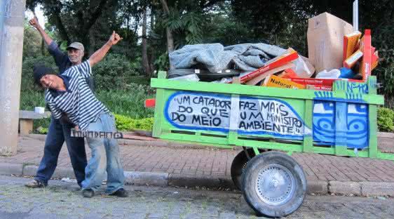 Governo do Ceará anuncia início de pagamento do auxílio-catador