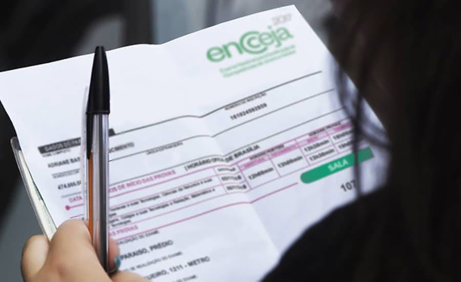 ENCCEJA 2020 será realizado em 2021; confira TUDO sobre inscrições e datas do exame
