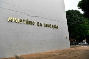 MEC DESISTE de retomar aulas presenciais nas universidades em janeiro de 2021