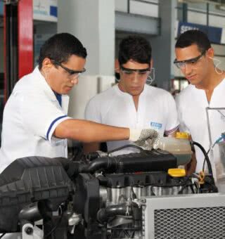 Seleção oferece 15.095 vagas GRATUITAS para cursos técnicos em Pernambuco