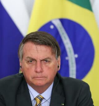 Auxílio emergencial: Bolsonaro lamenta e diz que 'não é aposentadoria'