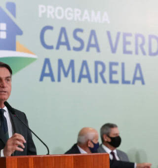 Bolsonaro sanciona lei do programa habitacional Casa Verde e Amarela