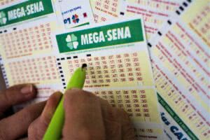 Prêmio da Mega-Sena acumula e sorteia R$ 4 milhões; saiba como jogar