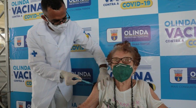 Olinda anuncia vacinação contra a Covid para pessoas a partir dos 31 anos