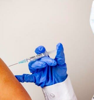 Manaus AM inicia vacinação conta Covid-19 para crianças a partir dos 12 anos