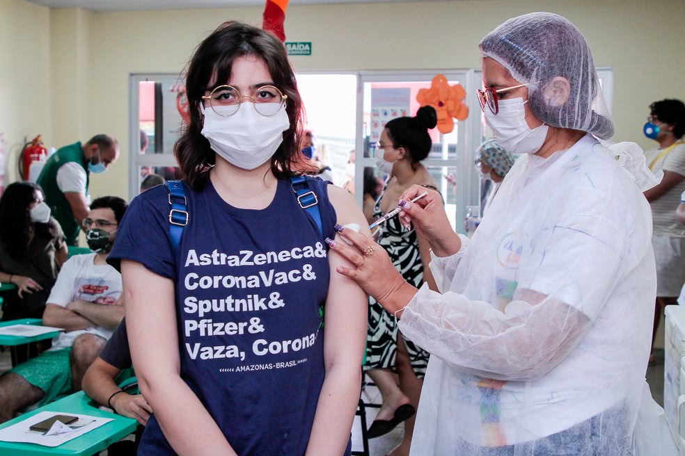 Manaus AM inicia vacinação para pessoas acima de 12 anos