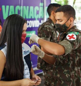 Macapá vacina jovens entre 20 e 21 anos sem agendamento nesta quarta-feira