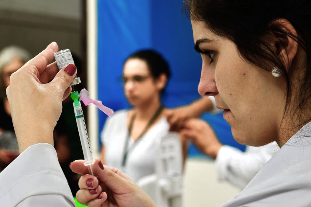 Santa Luzia do Norte AL inicia vacinação para jovens a partir dos 18 anos