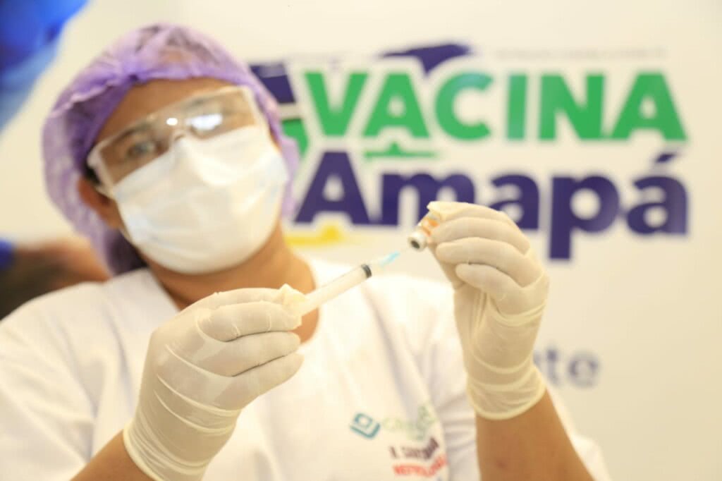Macapá oferece vacina contra a Covid-19 para jovens acima dos 24 sem agendamento