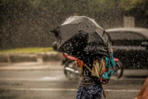 Chuvas fortes em Belém PA causam alagamentos em toda a capital