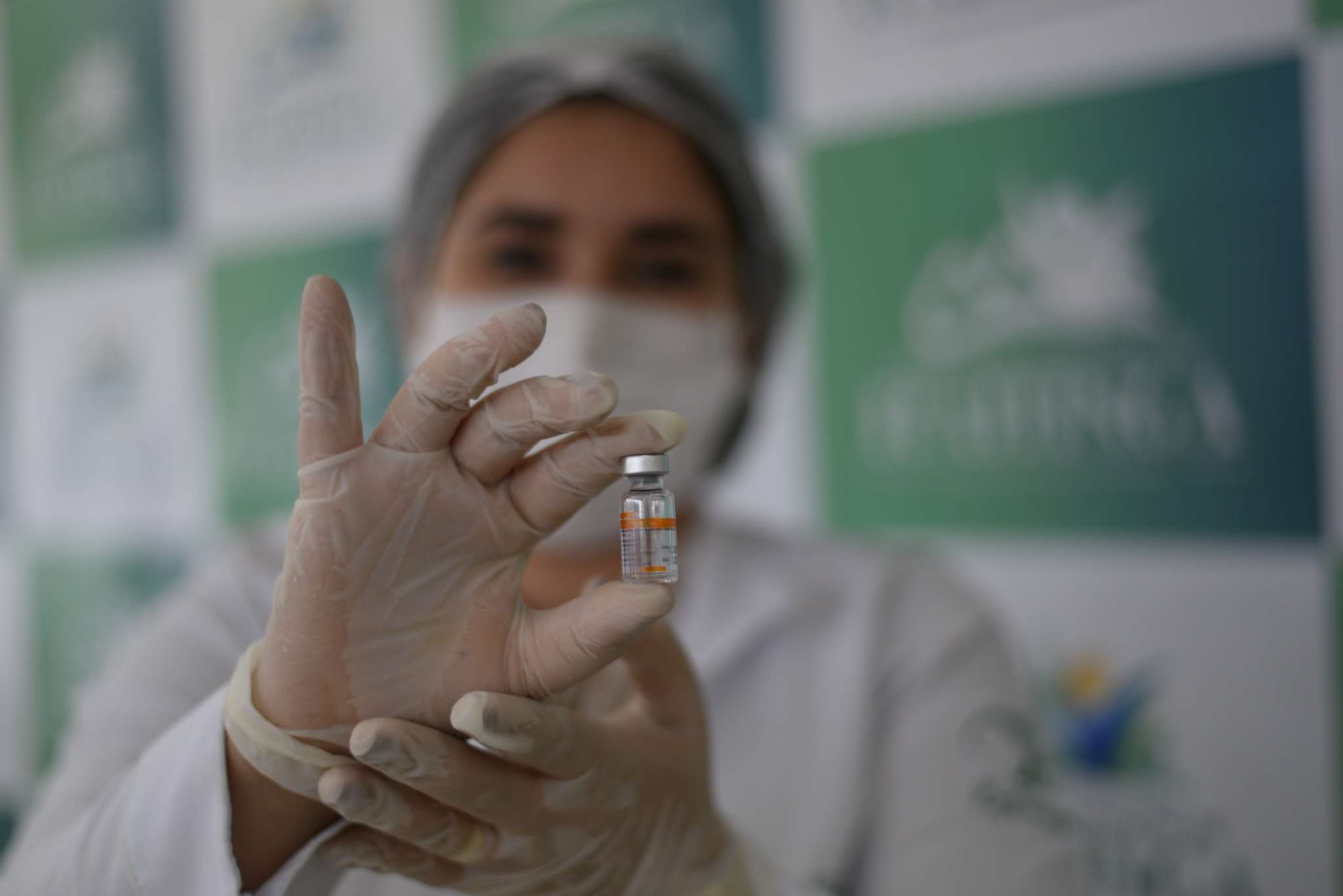 Fortaleza CE inicia vacinação para jovens de 23 e 24 anos