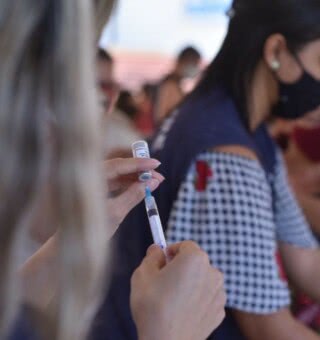 Rio Branco inicia vacinação contra COVID-19 em jovens acima de 17 anos nesta quinta