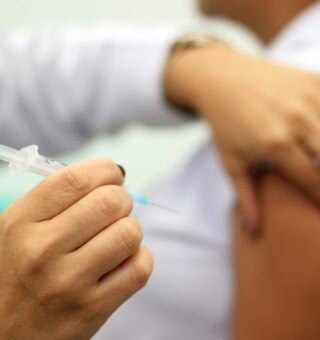 Jaboatão agenda vacinação contra Covid para pessoas a partir de 22 anos